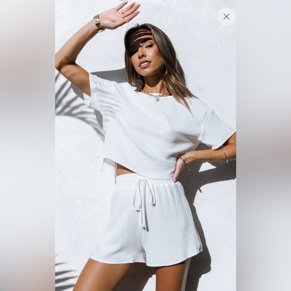 Petal & Pup White Boxy Relaxed Tee - Picture 2 of 5